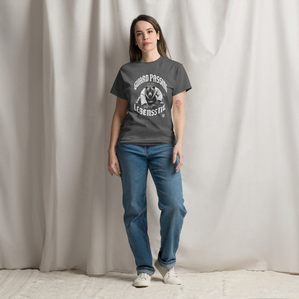 T-Shirt "Guard Passing Ist Ein Lebensstil" – BJJ & Jiu-Jitsu S–5XL | Black Ursus - Streetwear - S–5XL | Black Ursus