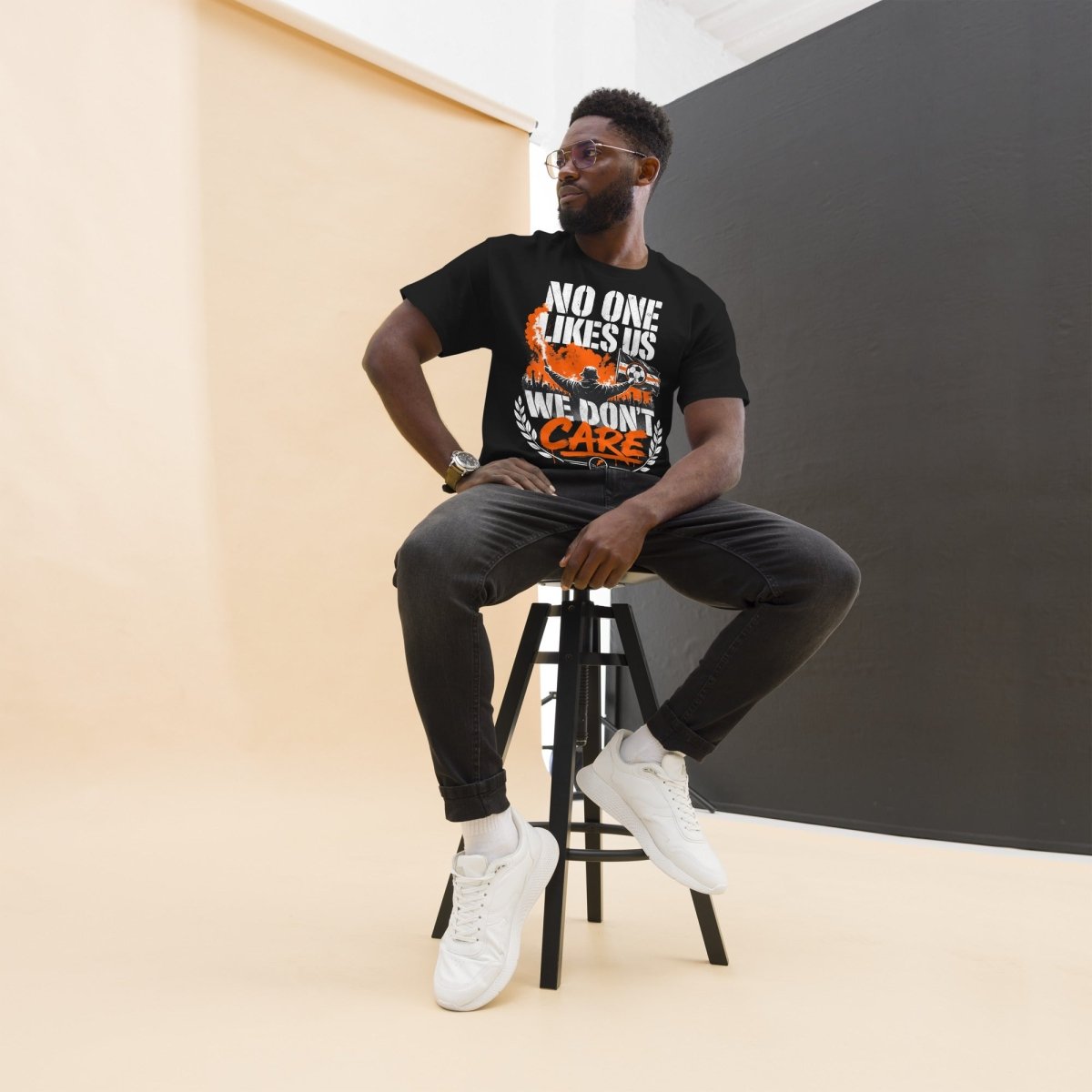 T-Shirt "NO ONE LIKES US" – Fußball & Fankurve S–5XL | Black Ursus - Streetwear - size_range | Black Ursus